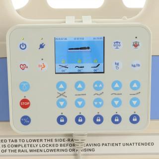 Кровать функциональная реанимационного класса с увеличением ложа и с функцией взвешивания DB-2 (MЕ-4059П-02)